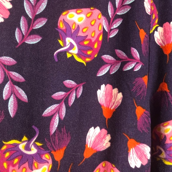 Lularoe OS Legging Strawberry Print - Unicorn - Picture 2 of 5